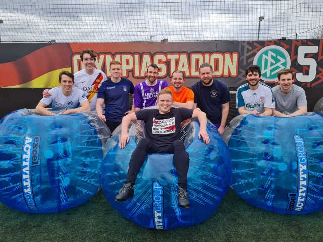  Você se divertirá conosco 