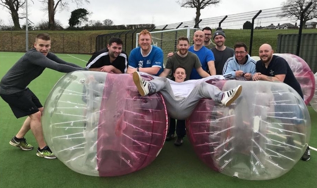 Aproveitando a empresa um do outro