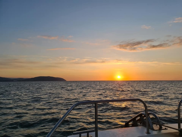  Testemunhe o maravilhoso pôr do sol conosco! 