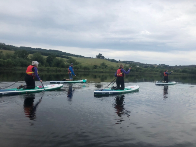  Nehmen Sie an unseren Paddleboarding-Sitzungen teil 
