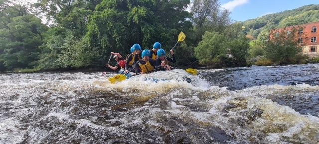  Wildwasser-Rafting macht großen Spaß