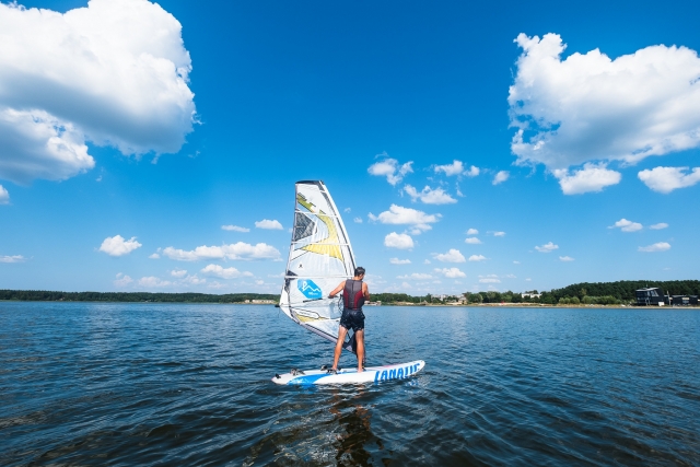  Goditi una tranquilla sessione di windsurf 