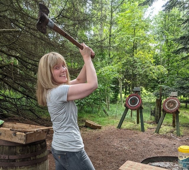 磨练你的斧头扔技能