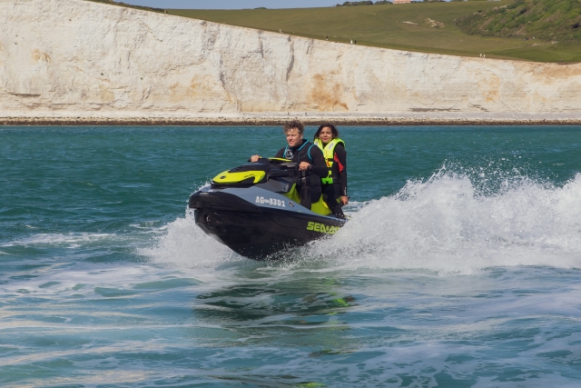  Ein lustiger Tag im Wasser mit dem Ket-Ski 