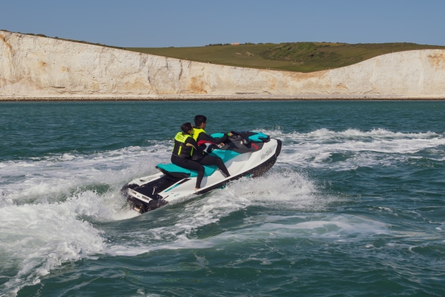  Ein schöner Tag auf dem Jetski in herrlich blauem Wasser 