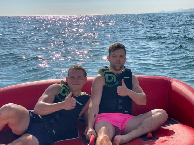  Viel Spaß mit Freunden 