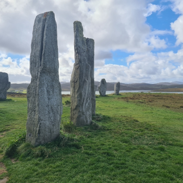  Visitez les menhirs de Calanais 