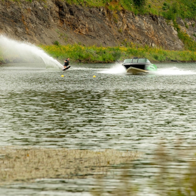  Surfer sur les vagues