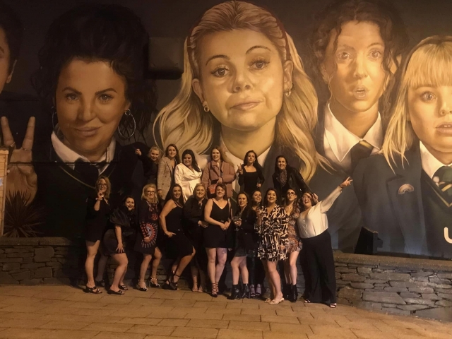  Noite com as meninas Derry -9999- Quatro homens em uma banheira 
