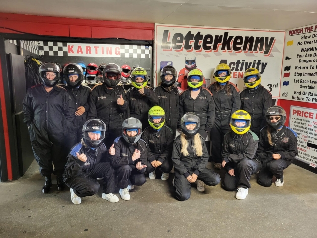  Hens em Karts 