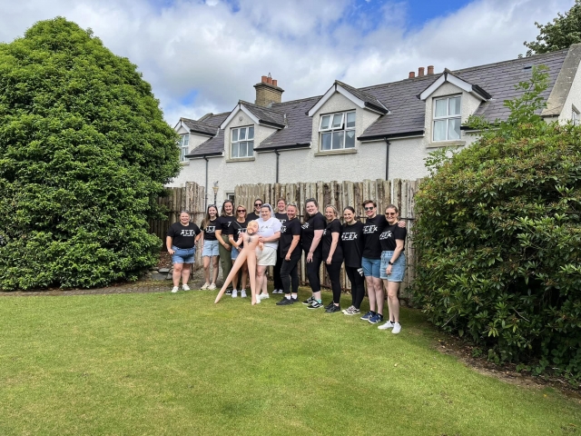  Hen Hen Parties With Quads 