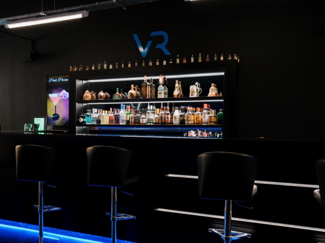  VR 酒吧 