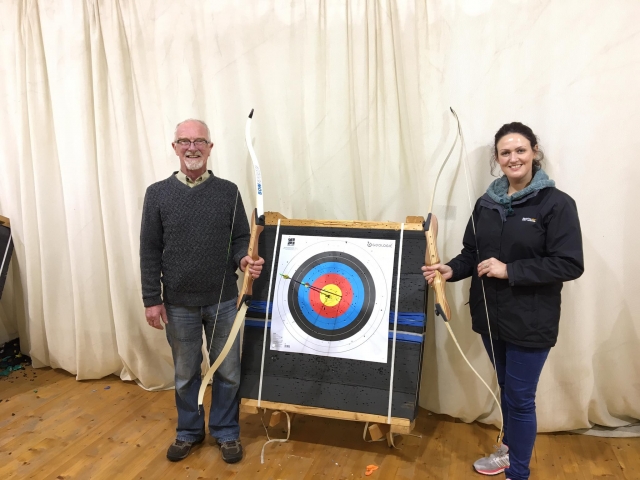  Arcos, flechas e alvos de alta qualidade 