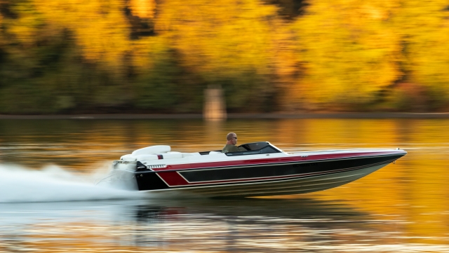  Lassen Sie sich von einem unserer Motorboote ziehen