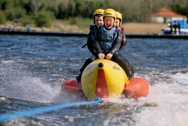 Flotando en el lago 