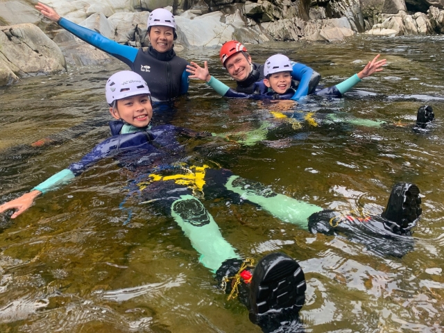  Flotter dans les piscines du canyon 