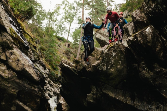  Salto dalla scogliera 