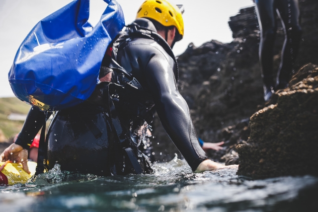  Coasteering 