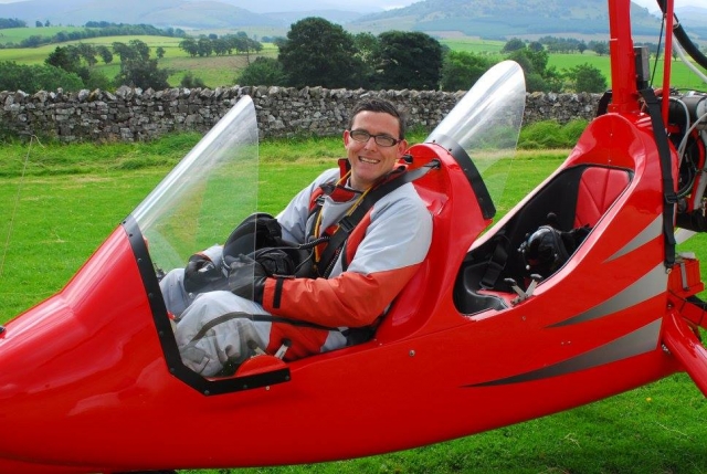 ¡Sonrisas después del vuelo! 