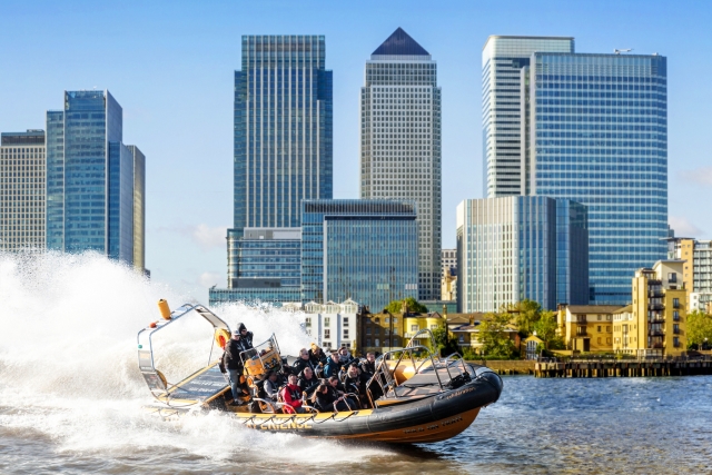  In motoscafo per Londra 