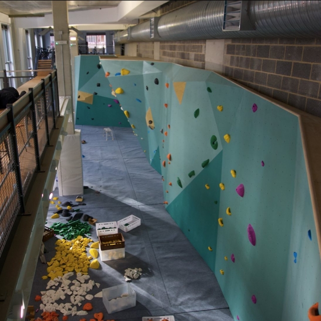 bouldering walls 