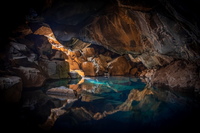  Eau à l'intérieur de la grotte 