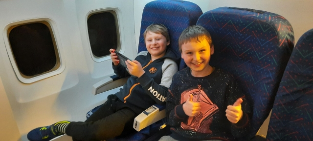  Des enfants heureux à l'arrière 