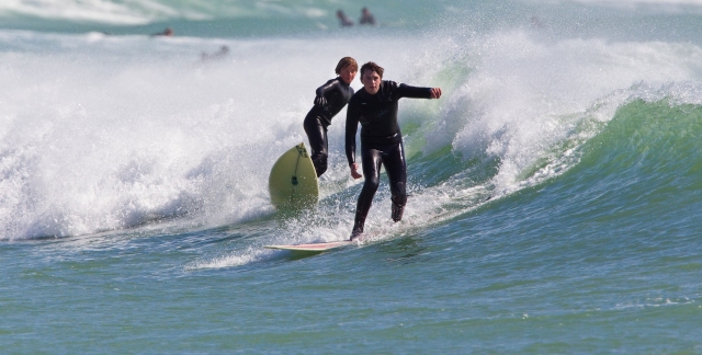 Surfer entre amis 