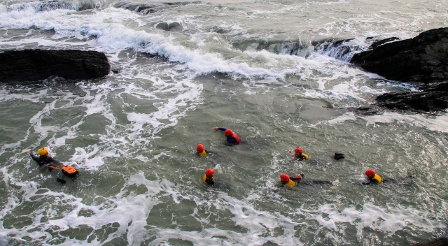  Coasteering en Cornouailles 