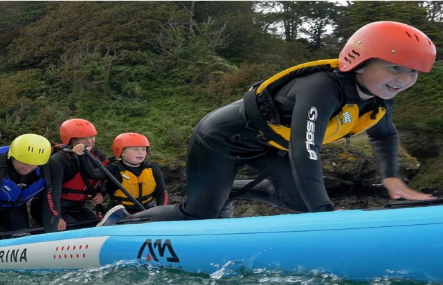  Tempos divertidos no paddleboard gigante 