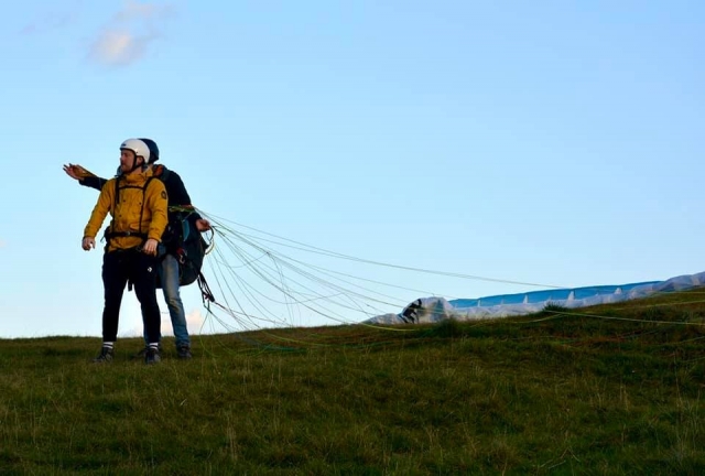  Paragliding mit Freunden
