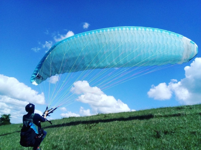 Paragliding in Stroud 