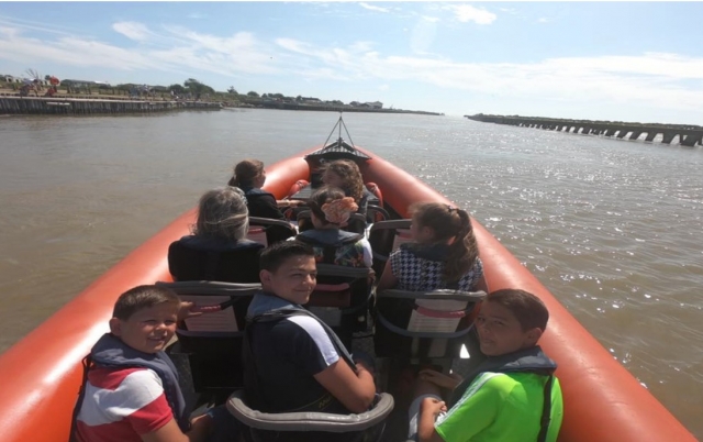  Les promenades en bateau sont parfaites pour une journée ensoleillée 