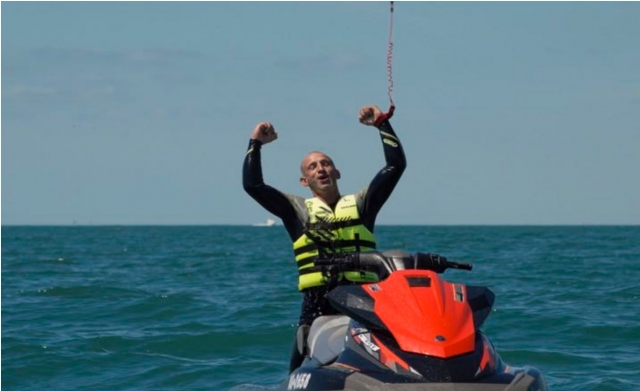  Genießen Sie die Jet-Ski-Fahrt