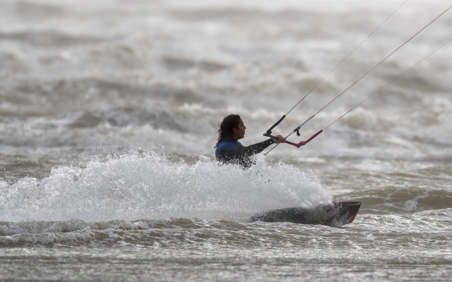 exclusive kitesurfing in Camber