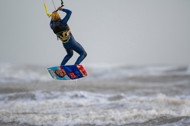  Kitesurfen in Camber 