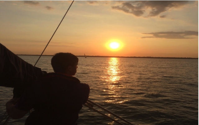 Disfruta de un hermoso atardecer 