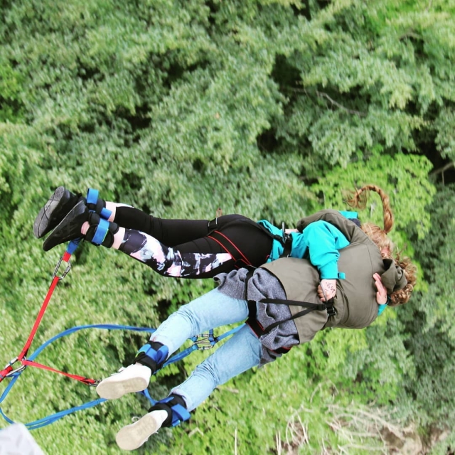  Bungee saltos 