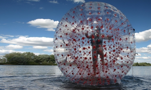  水上 Zorbing
