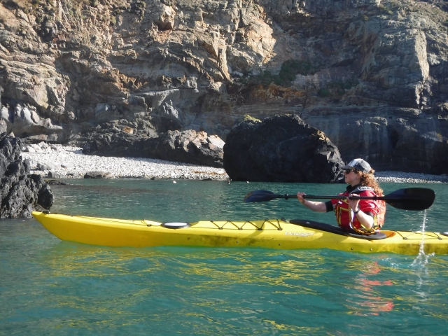  Donna che si diverte in kayak!