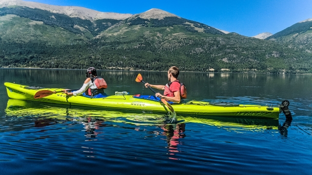  Kayak in tandem 