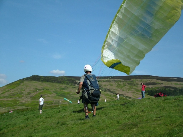 People about to enjoy their paragliding experience