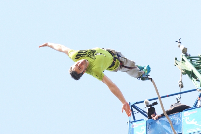  Dois saltos de bungee