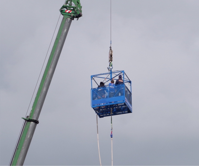  Divertiti con i nostri bungee jumping 