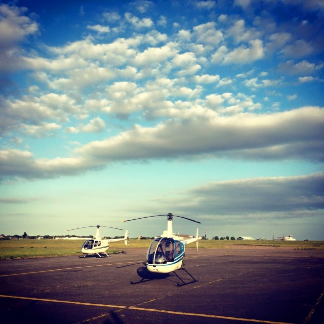 Gönnen Sie sich etwas Besonderes, indem Sie unsere Helikopterflüge buchen 