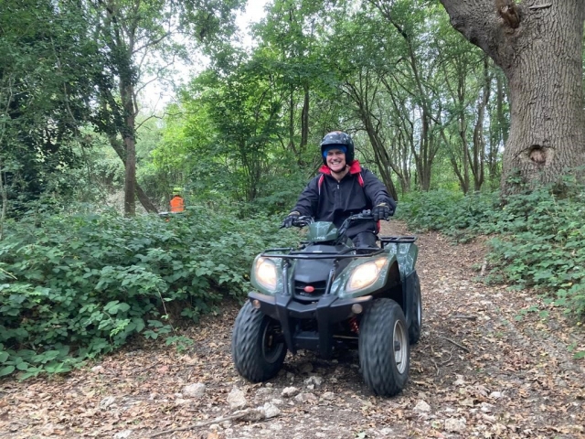  Sorridendo nella foresta 