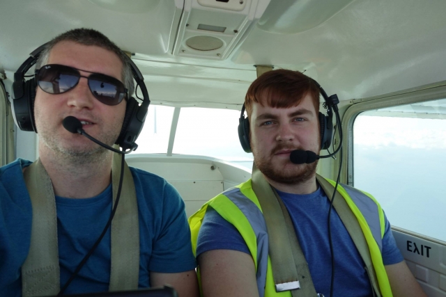  Pasando un rato divertido con tu piloto
