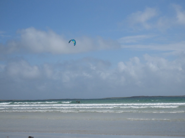  Hacer kitesurf es divertido 