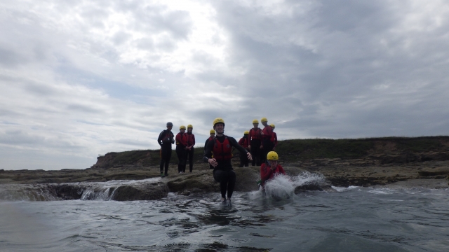  Disfruta de una divertida aventura de Coasteering 