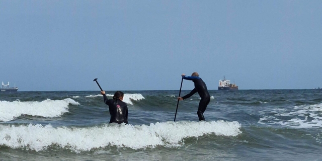 通过 SUP 课程享受大海 